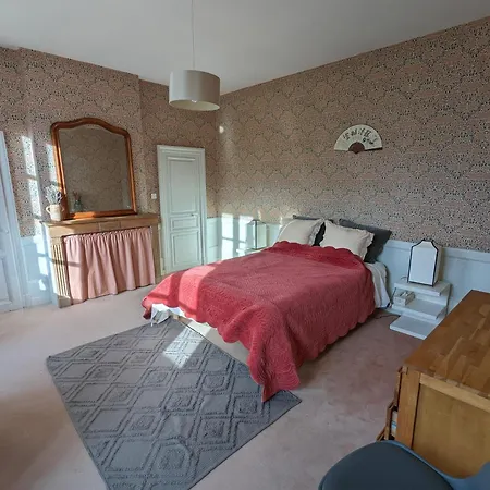 Holiday home Loue Belle Demeure Dans Grande Propriete - 16 Couchages, 8 Chambres, 320 M2 - 30 Min De Vichy *